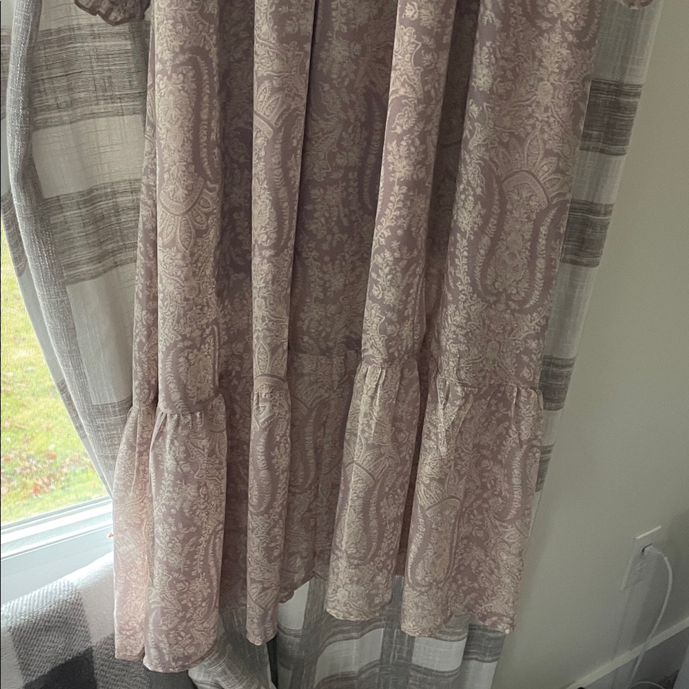 Elegant Paisley Long Sleeve Dress - Picture 3 of 7
